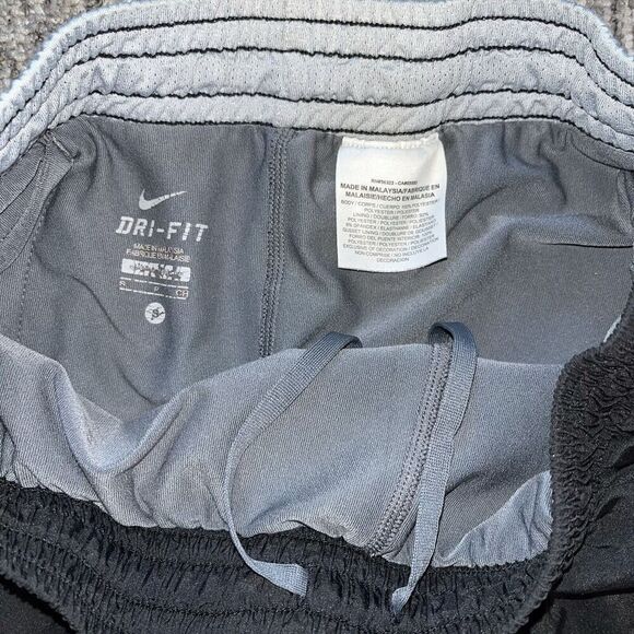 NIKE Dri Fit Women’s Shorts Lot Of 2 Size Small Black Blue Lined Drawstrings - Picture 4 of 7